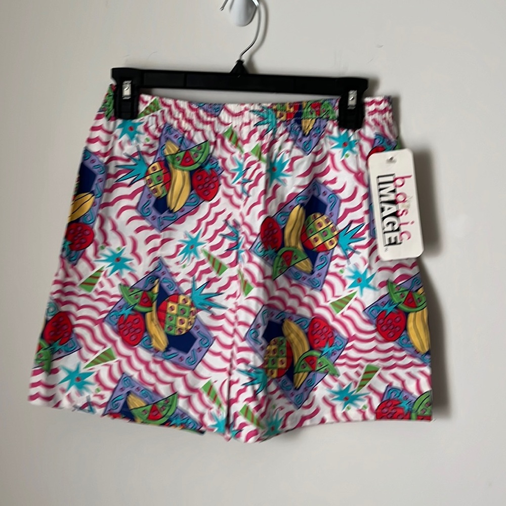 Vintage large 16 Basic Image shorts